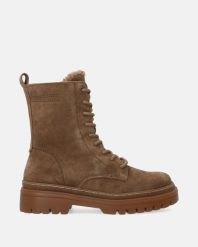 ZAMSZOWE BOTKI W KOLORZE BRĄZOWYM W022SUBROBB008. Brązowe botki Venezia, bez wzorów, ze skóry, bez obcasa, bez zapięcia. Za 299.00 zł.