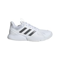 Damskie buty halowe adidas Court Flight. Białe buty treningowe adidas, bez wzorów, z materiału, bez zapięcia, na fitness i siłownię. Za 361.50 zł.