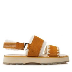 Sandały EMU Australia. Żółte sandały Emu Australia, bez wzorów, bez obcasa, na płaskiej podeszwie, bez zapięcia. Za 379.99 zł.