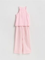 Dwuczęściowa piżama w paski - różowy. Czerwone piżamy Reserved, l, bez wzorów, z bawełny, bez kołnierzyka, bez ramiączek. Za 129.99 zł.