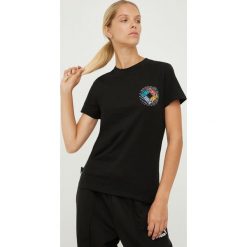Puma t-shirt bawełniany kolor czarny. Czarne t-shirty Puma, bez wzorów, z bawełny, bez kołnierzyka, bez ramiączek. Za 129.99 zł.