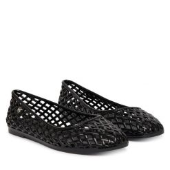 Baleriny MICHAEL Michael Kors. Czarne baleriny MICHAEL Michael Kors, bez wzorów, bez obcasa, bez zapięcia. Za 399.99 zł.