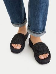 Calvin Klein Klapki Ebeth HW0HW02895 Czarny. Czarne klapki Calvin Klein, bez wzorów, z syntetyku, bez obcasa, bez zapięcia. Za 274.99 zł.