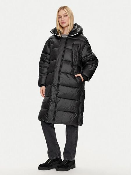 REPLAY Kurtka zimowa W7800.000.84198 Czarny Oversize. Czarne kurtki Replay, na zimę, l, bez wzorów, z syntetyku, bez kaptura. Za 1,319.00 zł.