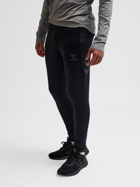 Legginsy Hummel Pro. Czarne legginsy sportowe Hummel, m, bez wzorów, z materiału, z standardowym stanem, na fitness i siłownię. Za 266.00 zł.