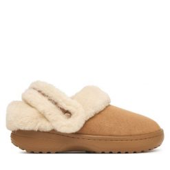 Klapki Crocs. Brązowe klapki Crocs, bez wzorów, bez obcasa, bez zapięcia. Za 299.99 zł.