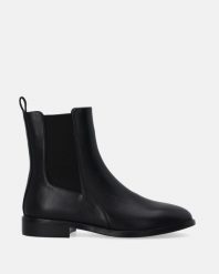 SZTYBLETY W KOLORZE CZARNYM C002LEBLOBB066. Czarne botki Venezia, bez wzorów, ze skóry, bez obcasa, bez zapięcia. Za 399.00 zł.