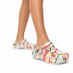 Klapki chodaki damskie Crocs BAYA SEASONAL PRINTED CLOG. Klapki Crocs, bez wzorów, z materiału, bez obcasa, bez zapięcia. Za 169.00 zł.