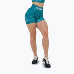 Spodenki NEBBIA Hammies High Waisted. Zielone szorty sportowe Nebbia, bez wzorów, na fitness i siłownię. Za 179.99 zł.