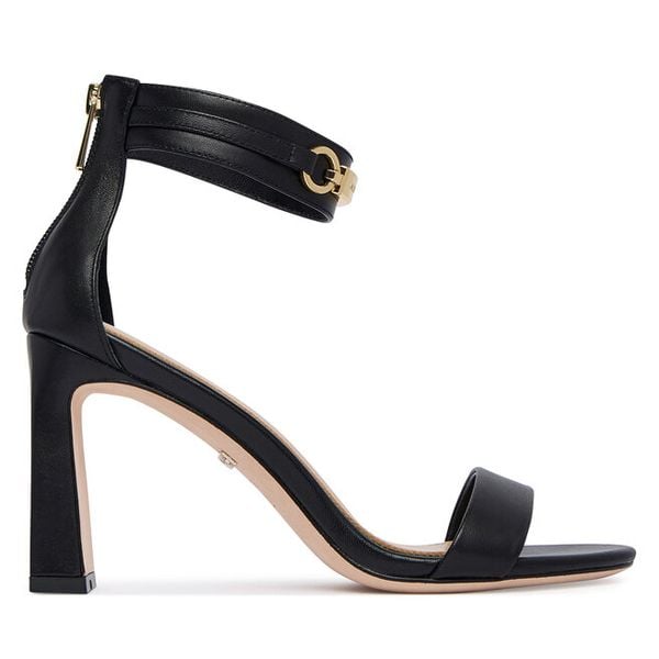 Sandały Marciano Guess. Czarne sandały Marciano Guess, z aplikacjami, bez obcasa, na słupku, bez zapięcia. Za 989.99 zł.