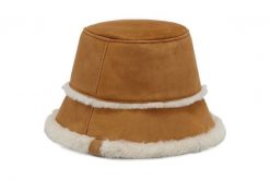 EMU AUSTRALIA W7017 Sheepskin Hat chestnut, kapelusz damski. Brązowe kapelusze Emu Australia, na zimę, bez wzorów, ze skóry. Za 529.90 zł.