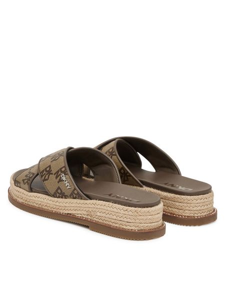 DKNY Klapki K1666574 Brązowy. Brązowe klapki DKNY, bez wzorów, ze skóry, bez obcasa, bez zapięcia. Za 569.99 zł.