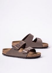Birkenstock Arizona BS Nubuk Mocca Klapki damskie brązowe. Brązowe klapki Birkenstock, bez wzorów, z materiału, eleganckie, bez obcasa, bez zapięcia. Za 379.99 zł.