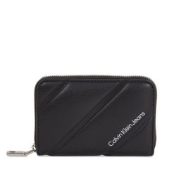 Portfel Calvin Klein Jeans. Czarne portfele Calvin Klein Jeans, bez wzorów, z jeansu. Za 239.99 zł.