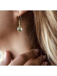 Les Petites Précieuses Pozłacane kolczyki z ametystem rozmiar: onesize. Żółte kolczyki Les Petites Précieuses, z ametystem, pozłacane. Za 130.99 zł.