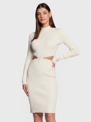 Guess Sukienka dzianinowa W3RK26 Z2YN2 Écru Slim Fit. Sukienki Guess, l, z aplikacjami, z dzianiny, bez kołnierzyka, bez ramiączek. Za 349.99 zł.