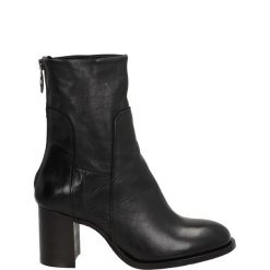BOTKI DAMSKIE P26201 NERO. Botki Venezia, bez wzorów, ze skóry, bez obcasa, bez zapięcia. Za 479.00 zł.