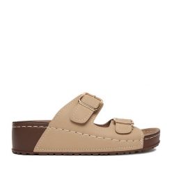 Klapki Go Soft. Brązowe klapki GO SOFT, bez wzorów, bez obcasa, bez zapięcia. Za 99.99 zł.