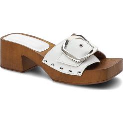 Białe Klapki Simen Modne Buty Na Lato. Białe klapki Simen, bez wzorów, bez obcasa, na obcasie, bez zapięcia. Za 279.00 zł.