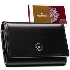 Skórzany portfel damski w czarnym kolorze zamykany klapką na zatrzask - Peterson. Czarne portfele Peterson, bez wzorów, ze skóry. Za 119.00 zł.