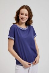 Bluzka z paskami na dekolcie i ramionach fioletowa. Fioletowe bluzki MOODO, xs, bez wzorów, bez kołnierzyka, bez ramiączek. W wyprzedaży za 34.99 zł.