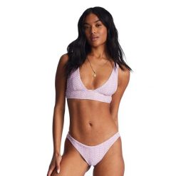 Dół od stroju kąpielowego Billabong Covered In Love Tanlines Tanga. Fioletowe bikini Billabong, bez wzorów, sportowe. Za 94.99 zł.