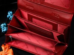 Portfel skórzany damski czerwony duży pudełko RFiD lakierowany Alessandro 01-07. Czerwone portfele bez wzorów, z lakierowanej skóry. Za 129.99 zł.