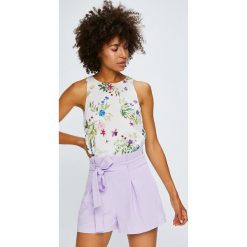 Answear - Top Violet Kiss. Białe topy ANSWEAR, l, bez wzorów, z tkaniny, casualowe, bez kołnierzyka, bez ramiączek. W wyprzedaży za 69.90 zł.