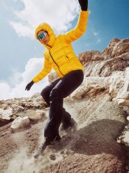 4F Kurtka puchowa trekkingowa z wypełnieniem naturalnym damska - żółta XXL. Żółte kurtki 4f, s, bez wzorów, z puchu, bez kaptura. Za 799.99 zł.