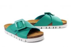 DR. BRINKMANN 700566-07 grun, klapki damskie. Zielone klapki Dr. Brinkmann, bez wzorów, bez obcasa, bez zapięcia. Za 264.90 zł.