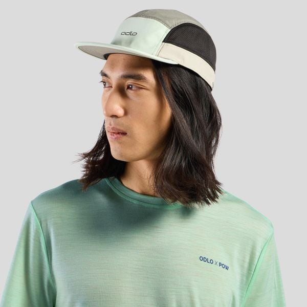 Czapka z daszkiem ODLO Performance Light. Zielone czapki z daszkiem ODLO, bez wzorów, sportowe. W wyprzedaży za 143.99 zł.