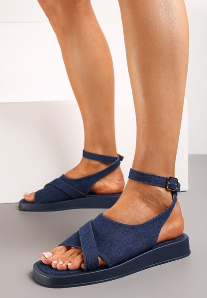 Granatowe Płaskie Sandały z Szerokim Paskiem Zapinanym Przy Kostce Afaela. Niebieskie sandały Born2be, bez wzorów, bez obcasa, na płaskiej podeszwie, bez zapięcia. Za 69.99 zł.