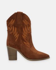 BRĄZOWE KOWBOJKI Z ZAMSZU 0805900S D3 TAN. Brązowe botki Venezia, bez wzorów, ze skóry, bez obcasa, bez zapięcia. Za 279.00 zł.