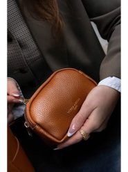 Victor & Hugo Paris Skórzany portfel "Gema" w kolorze karmelowym - 15 x 5 cm rozmiar: onesize. Brązowe portfele Victor & Hugo Paris, bez wzorów, z materiału. Za 100.99 zł.