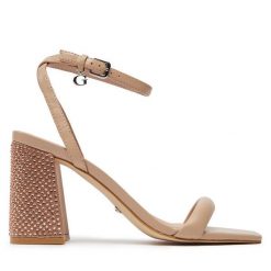 Sandały Guess. Brązowe sandały Guess, z aplikacjami, bez obcasa, na słupku, bez zapięcia. Za 1,039.00 zł.