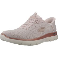 Buty SKECHERS SLIP - INS ARCH FIT SUMMITS SOFT Rose. Czerwone buty trekkingowe Skechers, na lato, z tkaniny, bez zapięcia. Za 386.99 zł.