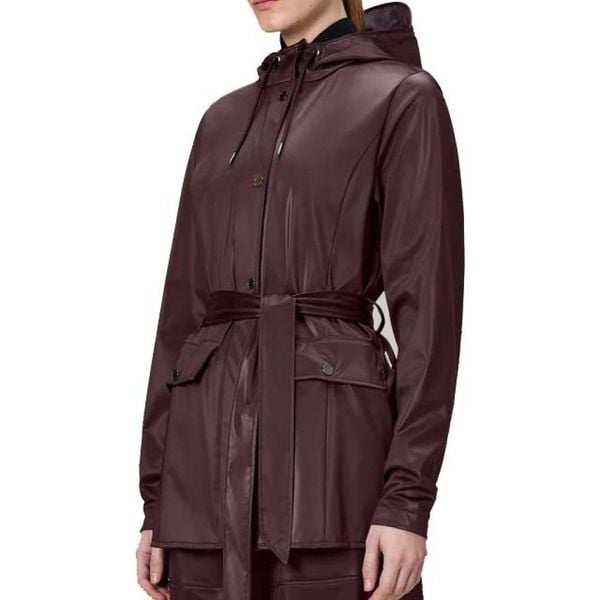 Kurtka RAINS CURVE JACKET W3 Bordeaux. Czerwone kurtki Rains, bez wzorów, z syntetyku, bez kaptura. Za 485.85 zł.