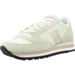 Buty SAUCONY JAZZ TRIPLE Zielony. Zielone buty trekkingowe Saucony, z syntetyku, bez zapięcia. Za 426.99 zł.