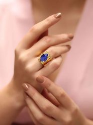 L'Atelier de Gaia Pozłacany pierścionek z agatem rozmiar: onesize. Niebieskie pierścionki L'Atelier de Gaia, z agatem, pozłacane. Za 75.16 zł.