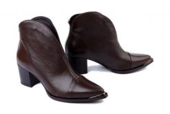 BOCCATO 8031 F75 brązowy, botki damskie. Brązowe botki Boccato, bez wzorów, ze skóry, bez obcasa, na obcasie, bez zapięcia. Za 428.32 zł.