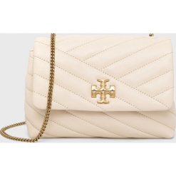 Tory Burch torebka skórzana kolor beżowy. Brązowe listonoszki Tory Burch, bez wzorów, na ramię, pikowane, bez dodatków. Za 2,219.90 zł.