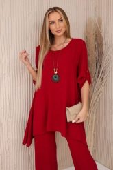 Komplet bluzka + spodnie z wisiorkiem bordowy. Czerwone bluzki Kesi Włoski, l, z aplikacjami, z dresówki, biznesowe, bez kołnierzyka, plus size, bez ramiączek. Za 196.55 zł.