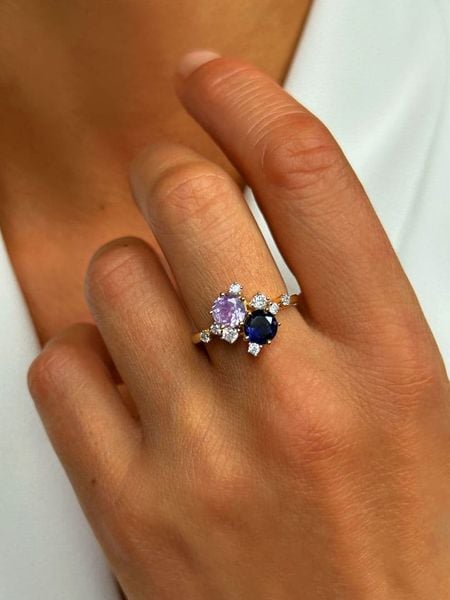 Les Petites Précieuses Pozłacany pierścionek z cyrkonią i ametystem rozmiar: 50. Niebieskie pierścionki Les Petites Précieuses, z ametystem, pozłacane. Za 173.99 zł.