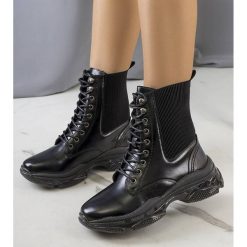 PA1 Czarne botki Sedile. Czarne botki PA1, bez wzorów, ze skóry ekologicznej, eleganckie, bez obcasa, bez zapięcia. Za 149.00 zł.