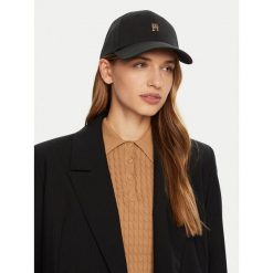 Czapka z daszkiem Tommy Hilfiger. Czarne czapki z daszkiem Tommy Hilfiger, bez wzorów. Za 149.99 zł.