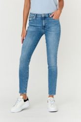 7 FOR ALL MANKIND Niebieskie damskie jeansy SLIM ILLUSION WITHIN, Rozmiar 28. Niebieskie jeansy 7 for all mankind, bez wzorów, z jeansu. W wyprzedaży za 469.99 zł.