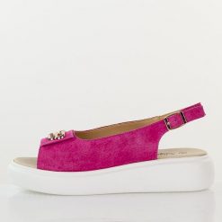 Fuksja skórzane sandały damskie S.Barski 601. Czerwone sandały S.BARSKI, z aplikacjami, z jeansu, eleganckie, bez obcasa, na platformie, bez zapięcia. Za 219.00 zł.