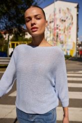 Cienki sweter błękitny. Niebieskie swetry MOODO, l, bez wzorów, z poliamidu, bez ramiączek. Za 109.99 zł.