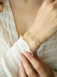 Pierres delicates Pozłacana bransoletka z kryształami rozmiar: onesize. Żółte bransoletki Pierres delicates, z kryształem, pozłacane. Za 70.08 zł.