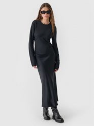 Sukienka maxi z wiskozy damska Outhorn - czarna. Czarne sukienki Outhorn, m, bez wzorów, z satyny, eleganckie, bez kołnierzyka, bez ramiączek, maxi, dopasowane. W wyprzedaży za 149.99 zł.